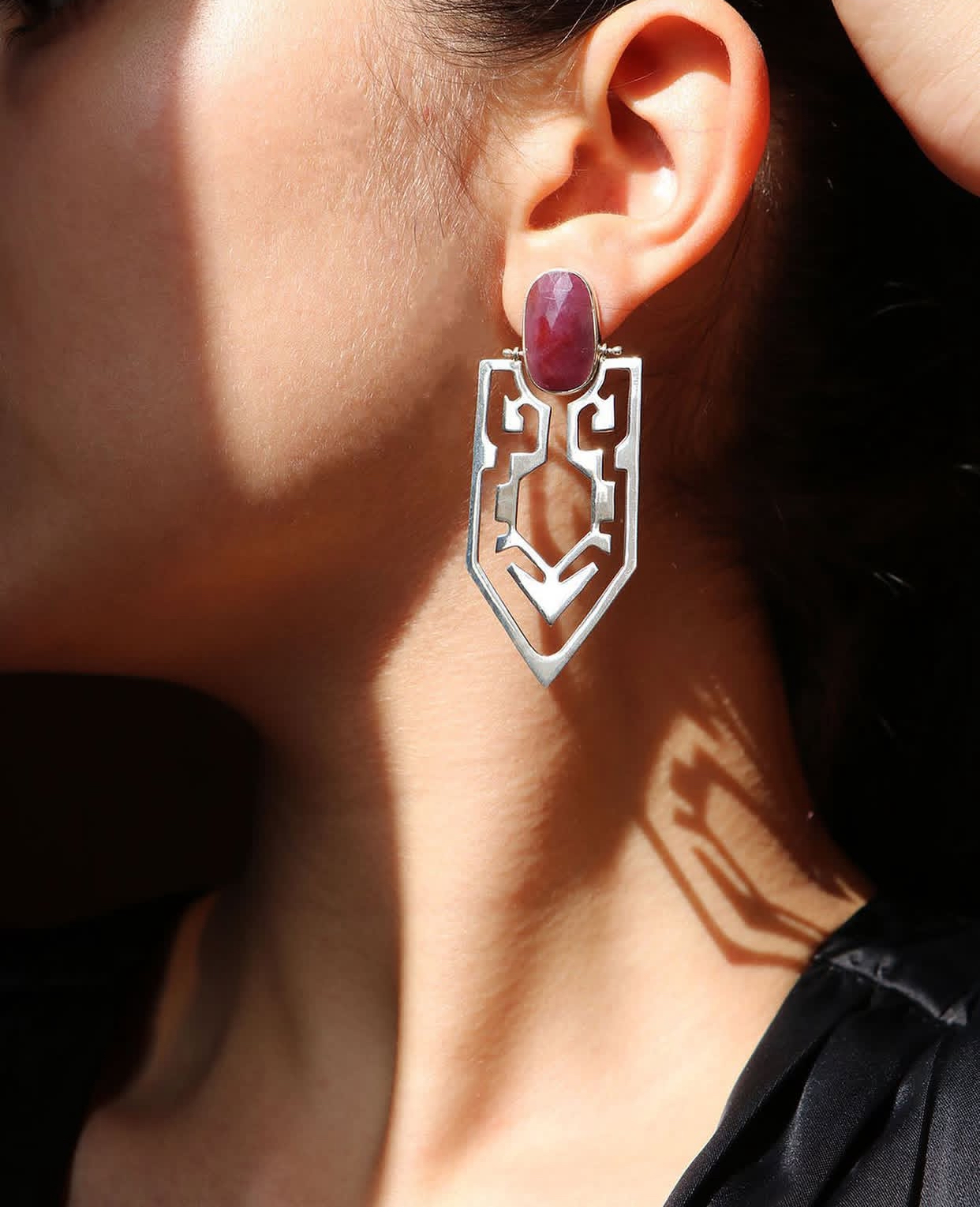 گوشواره تک نسخه دستساز یاقوت(طرح فرش ایرانی)