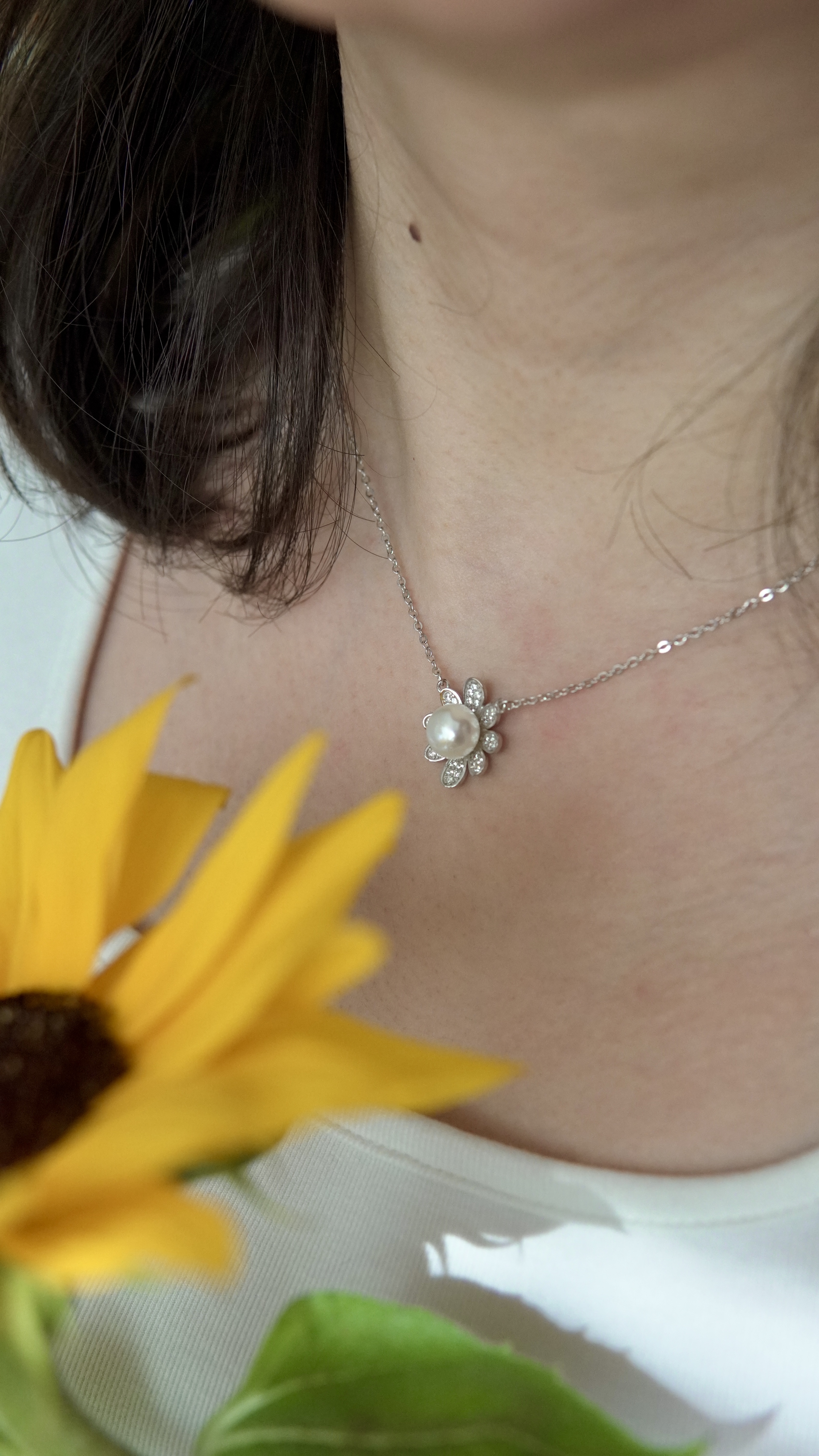 مدال زنجیر دخترانه و زنانه شکوفه مروارید | نقره آبکاری درجه یک
